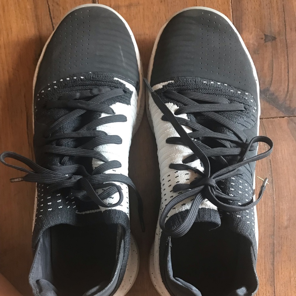 Steph Curry 4 - low basketball shoes